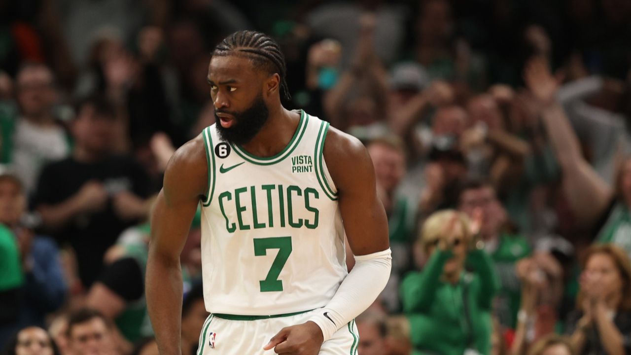 开云体育入口-包含湖人轻取美国男篮，杰伦·布朗高光表现的词条