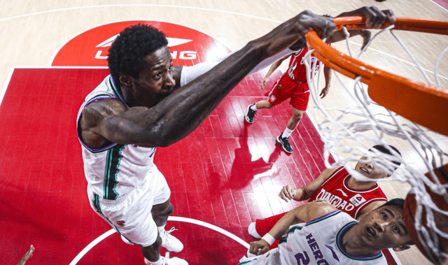 凯尔特人鏖战南韩男篮，哈里斯送出助攻