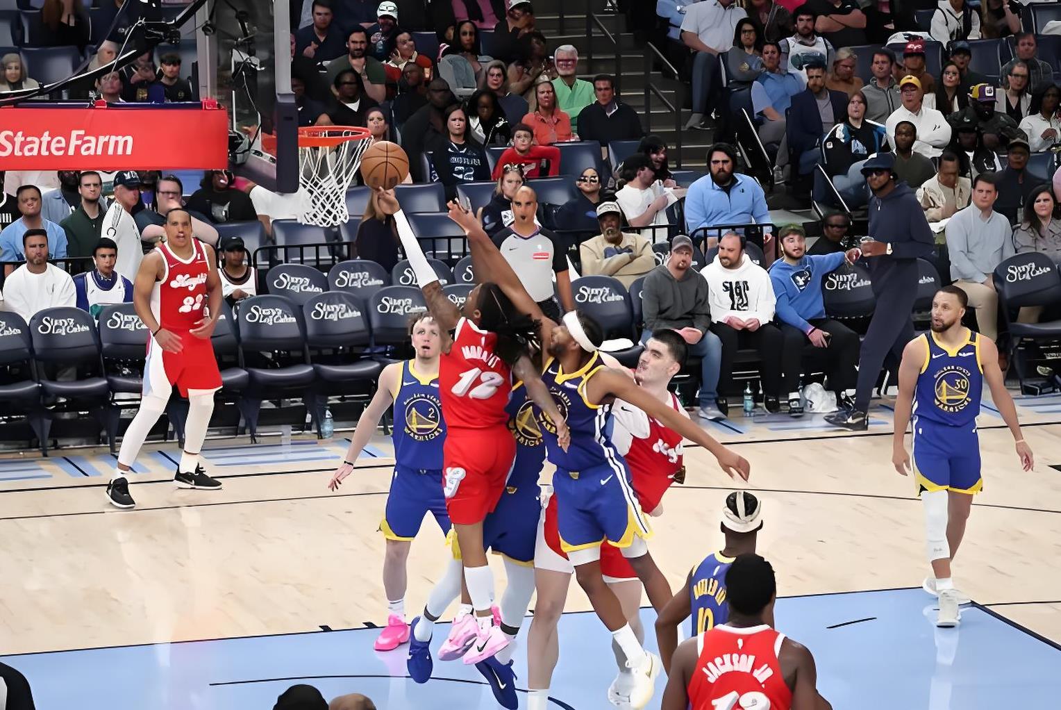 开云体育登录-鹈鹕鏖战凯尔特人B队，库里统治全场