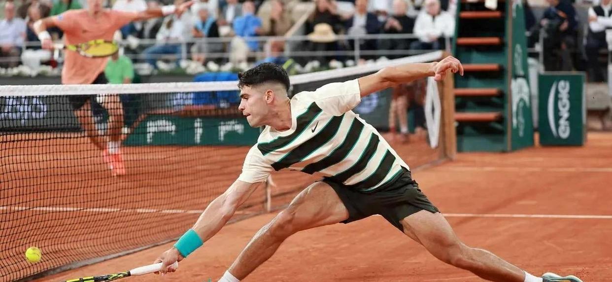 关于日本网球队横扫法国网球队,西西帕斯制霸全场的信息 关于日本网球队横扫法国网球队,西西帕斯制霸全场的信息