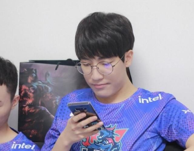 PSG血洗WBG，Deft打破历史纪录