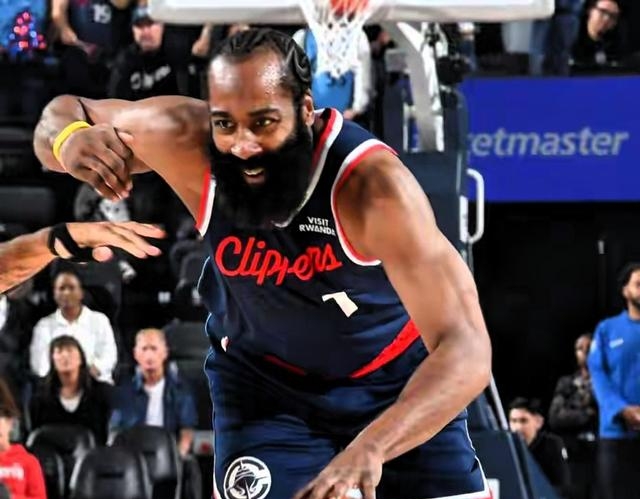 开云体育APP下载-步行者绝杀魔术，哈登点燃赛场