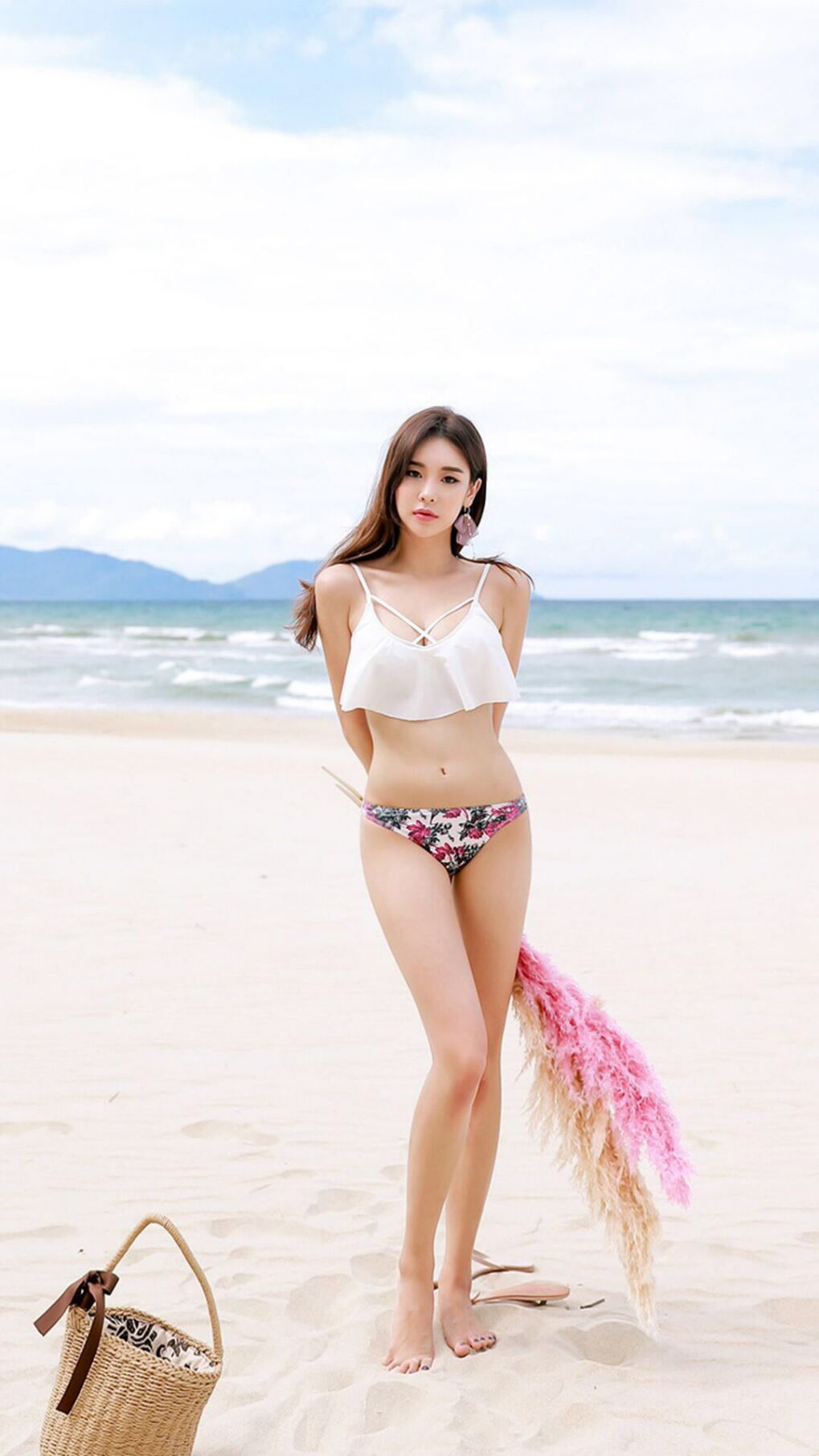 跨界竞技场，篮网单节风暴席卷雷霆，霍勒迪在F1揭幕战上演速度艺术